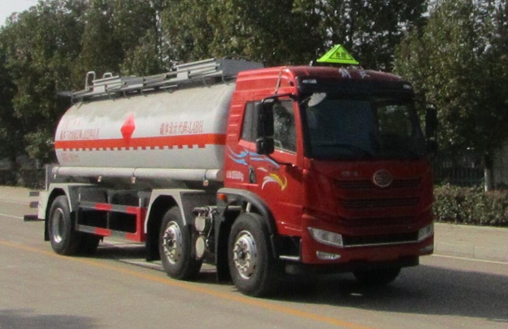 HLW5260GRYC6型易燃液體罐式運(yùn)輸車