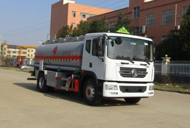 HLW5182GYYEQ6型運(yùn)油車